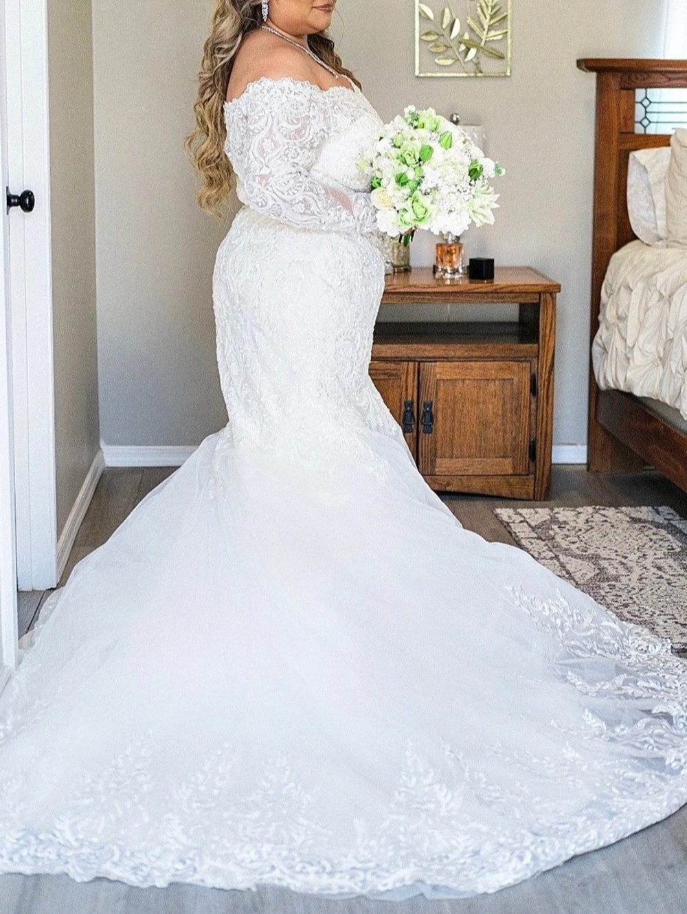 Off-Shoulder Lace Wedding Gown in White Like New